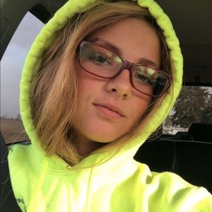 Meet your Posher, Briana